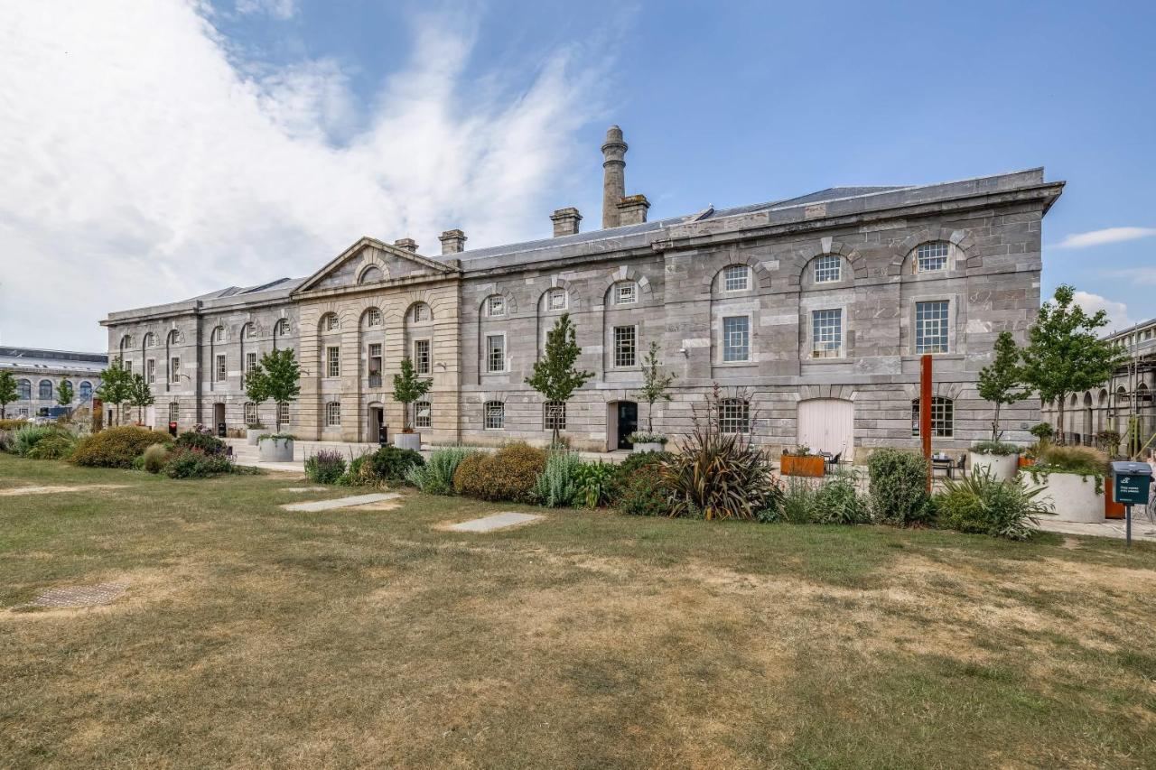 Luxury 2 Bed Apartment In Historic Royal William Yard Plymouth Eksteriør bilde