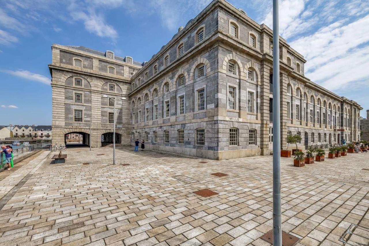Luxury 2 Bed Apartment In Historic Royal William Yard Plymouth Eksteriør bilde